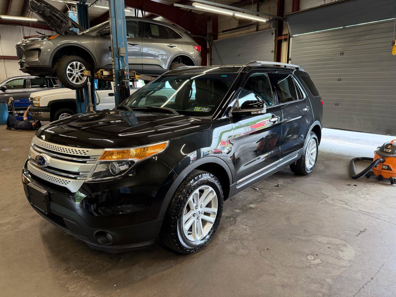 Used 2015 Ford Explorer XLT AWD/4WD image 1