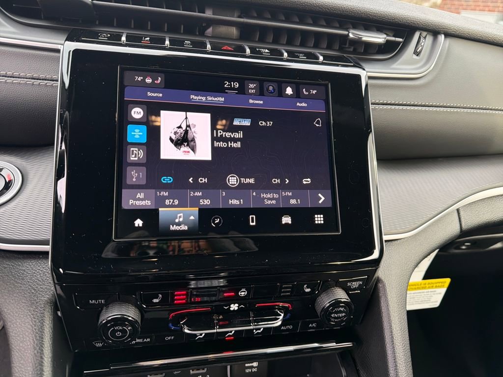 New 2025 Jeep Grand Cherokee Altitude image 19