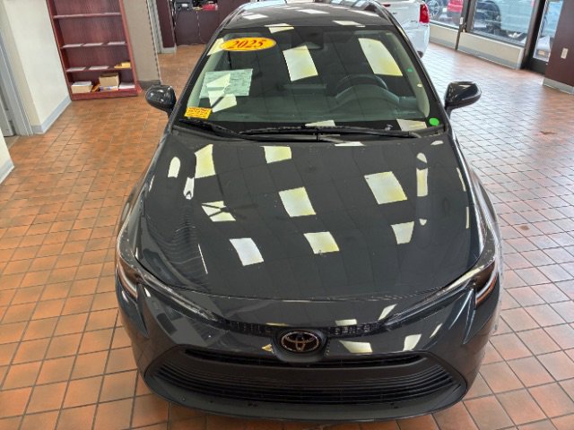 Used 2025 Toyota Corolla LE image 6