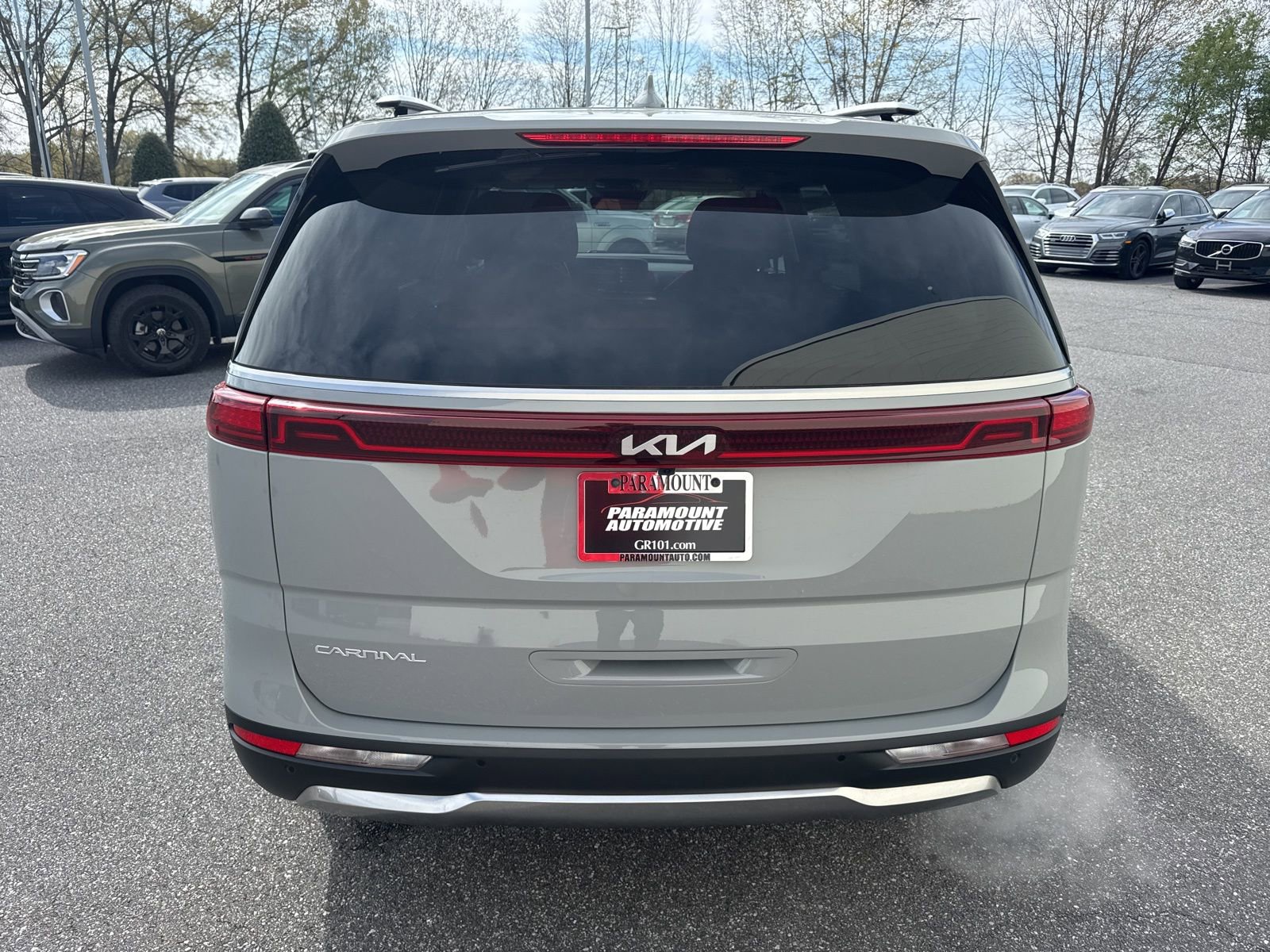 Used 2023 Kia Carnival SX Prestige image 6