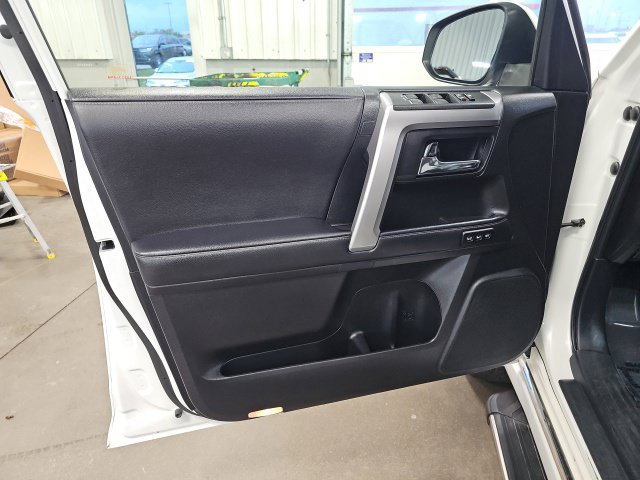Used 2020 Toyota 4Runner Limited AWD/4WD image 12