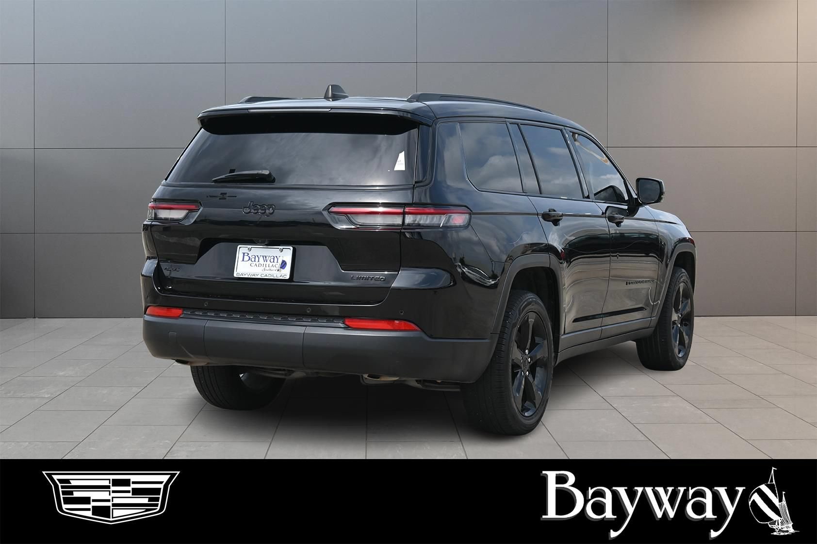 Used 2024 Jeep Grand Cherokee L Limited w/ Black Appearance Package AWD/4WD image 6