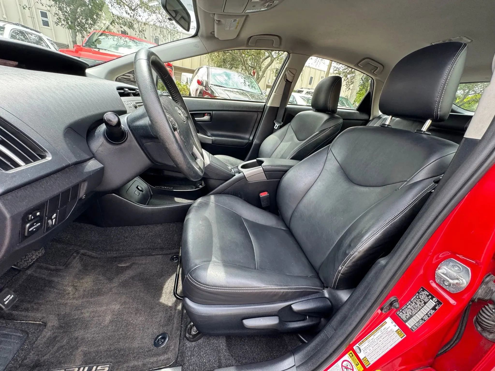 Used 2015 Toyota Prius Five image 21