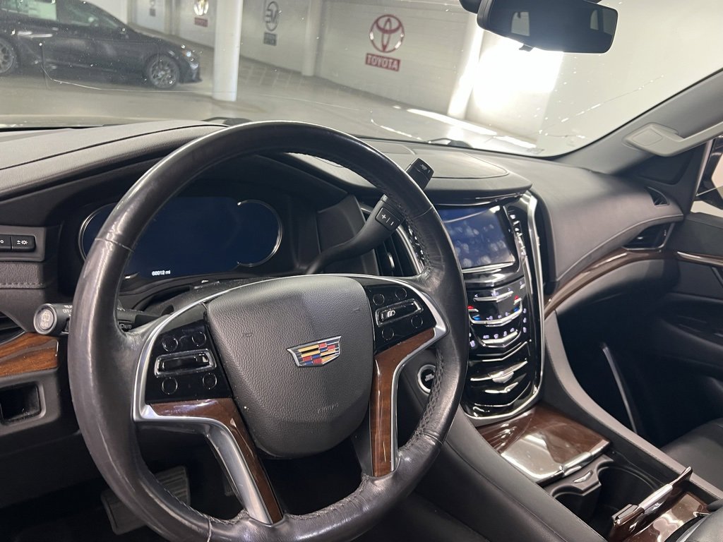 Used 2020 Cadillac Escalade Luxury w/ Escalade Sport Edition image 7