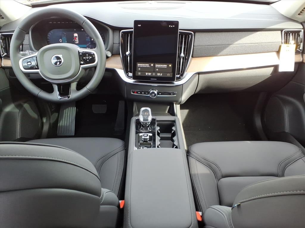 New 2026 Volvo XC90 B6 Plus w/ Protection Package Premier AWD/4WD image 8