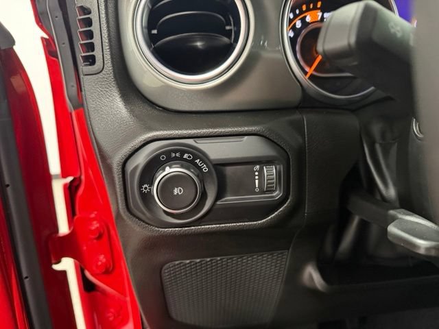 Used 2023 Jeep Wrangler Unlimited Sahara w/ LED Lighting Group AWD/4WD image 10