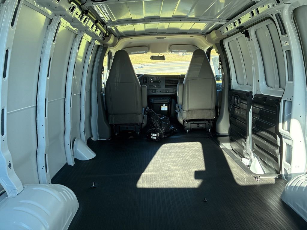New 2025 Chevrolet Express 2500 w/ Driver Convenience Package image 4