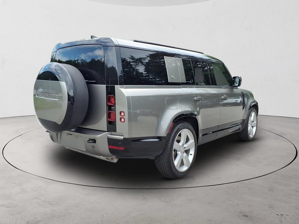 Used 2024 Land Rover Defender 130 X-Dynamic SE AWD/4WD image 5