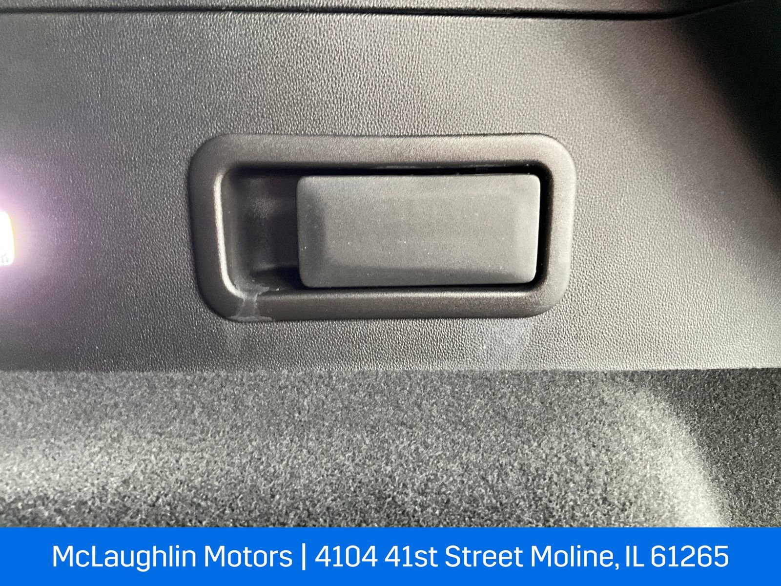 Certified 2022 Cadillac XT5 Premium Luxury w/ LPO, Floor Liner Package image 29