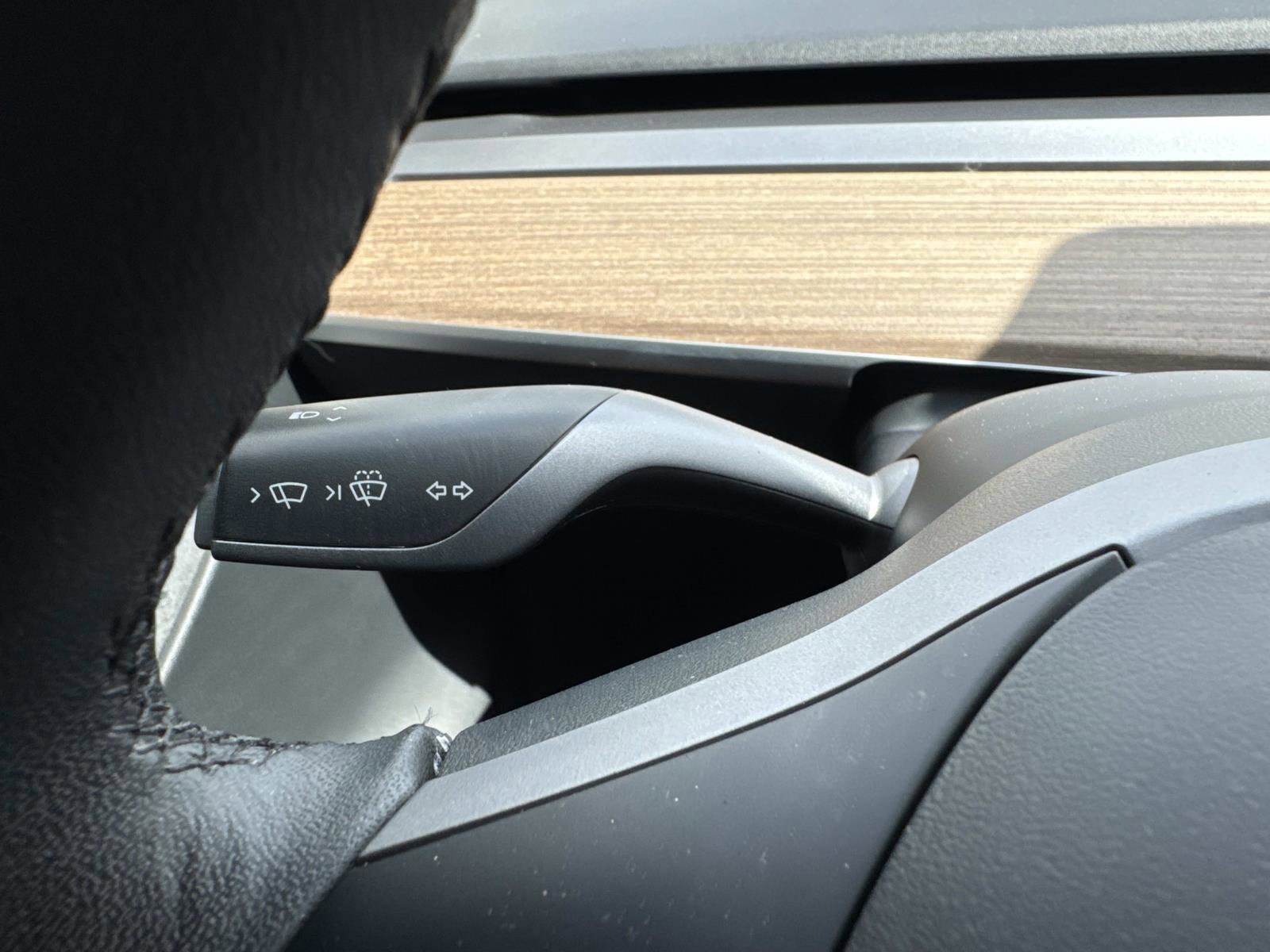 Used 2023 Tesla Model Y Performance AWD/4WD image 18