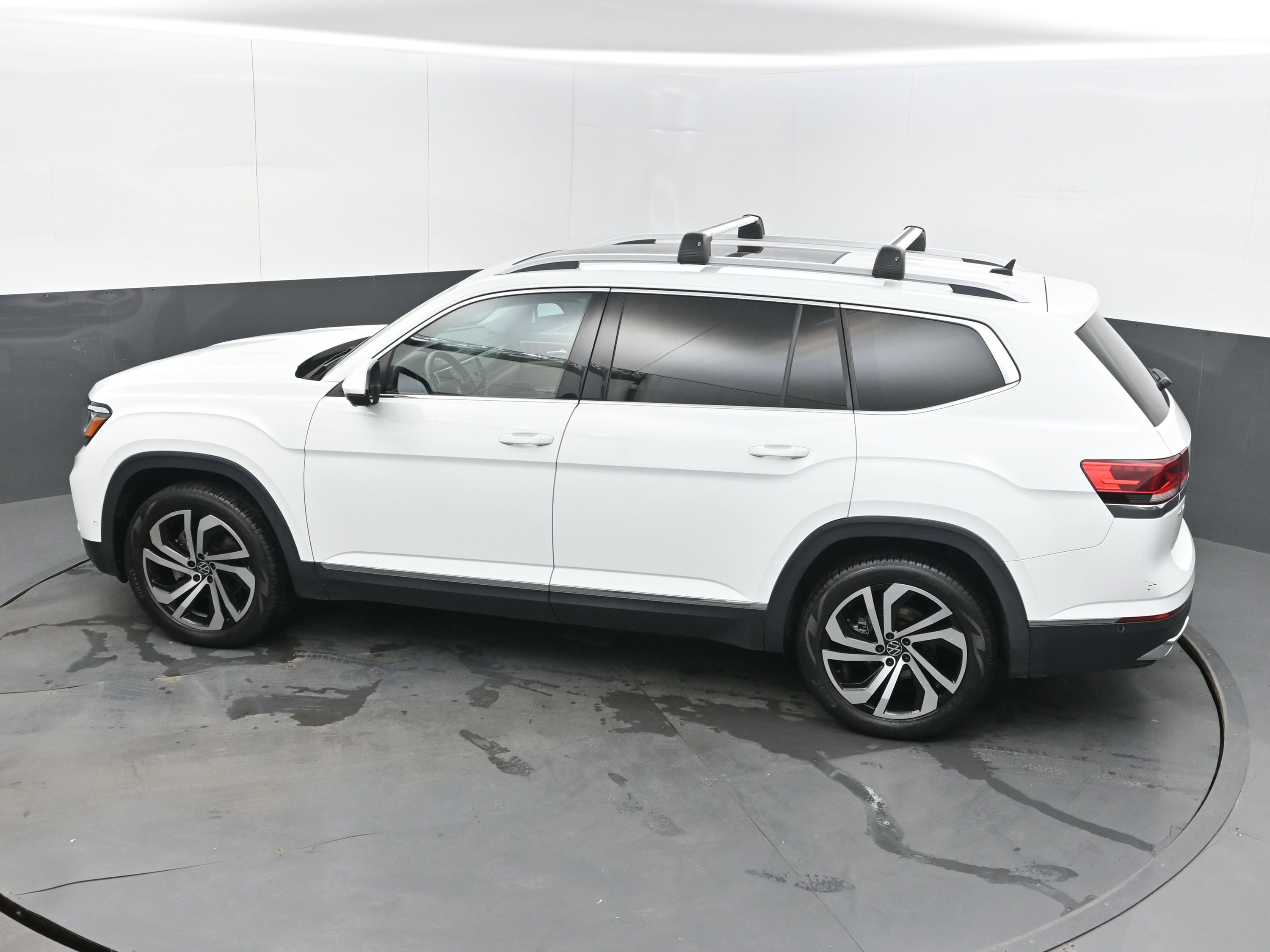 Used 2021 Volkswagen Atlas SEL Premium image 35