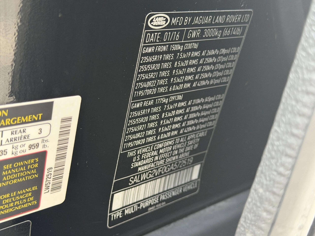 Used 2016 Land Rover Range Rover Sport SE AWD/4WD image 23