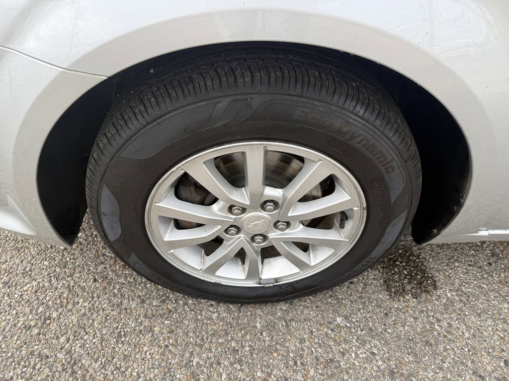 Used 2020 Chevrolet Sonic LT image 10