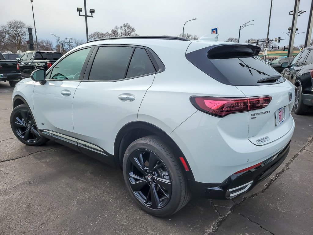 Certified 2025 Buick Envision Sport Touring image 6