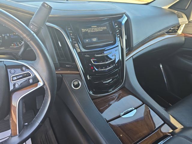 Used 2017 Cadillac Escalade Premium Luxury image 24