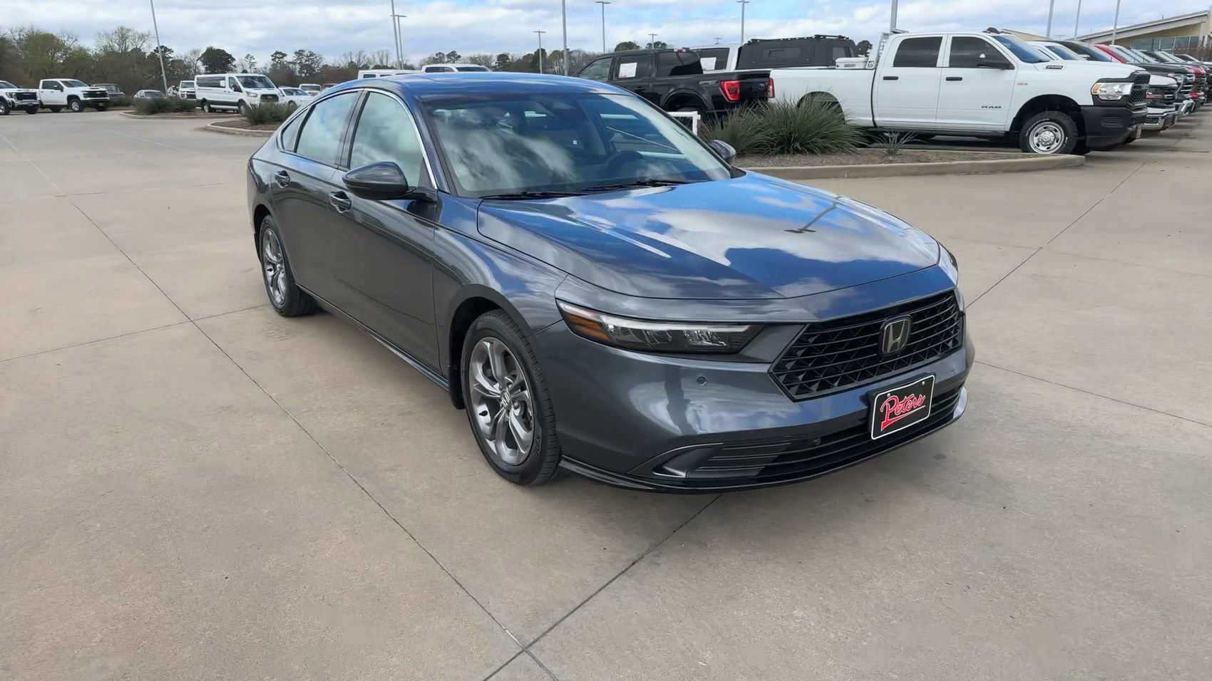 Used 2023 Honda Accord EX-L image 2