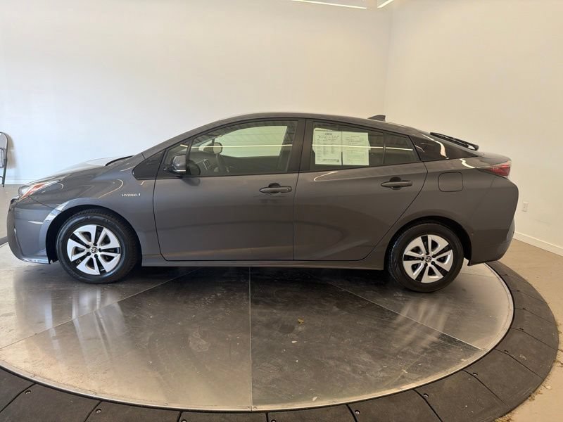 Used 2017 Toyota Prius Two w/ Prius Two Safety Plus Package FWD image 5