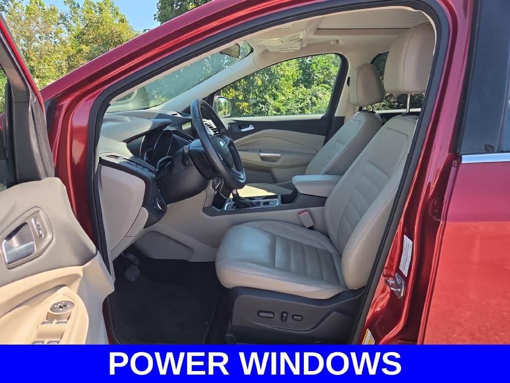 Used 2017 Ford Escape SE w/ SE Leather Comfort Package AWD/4WD image 16