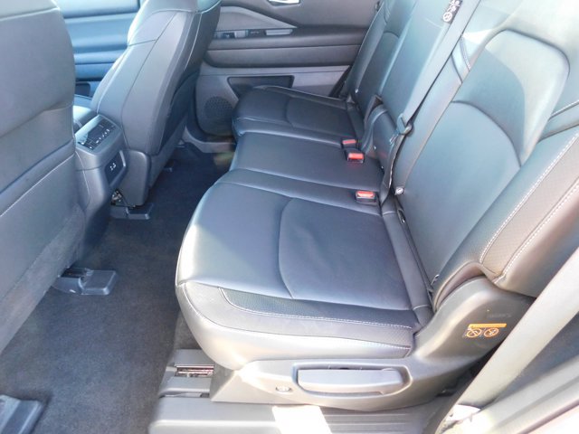 Used 2025 Nissan Pathfinder SL FWD image 26