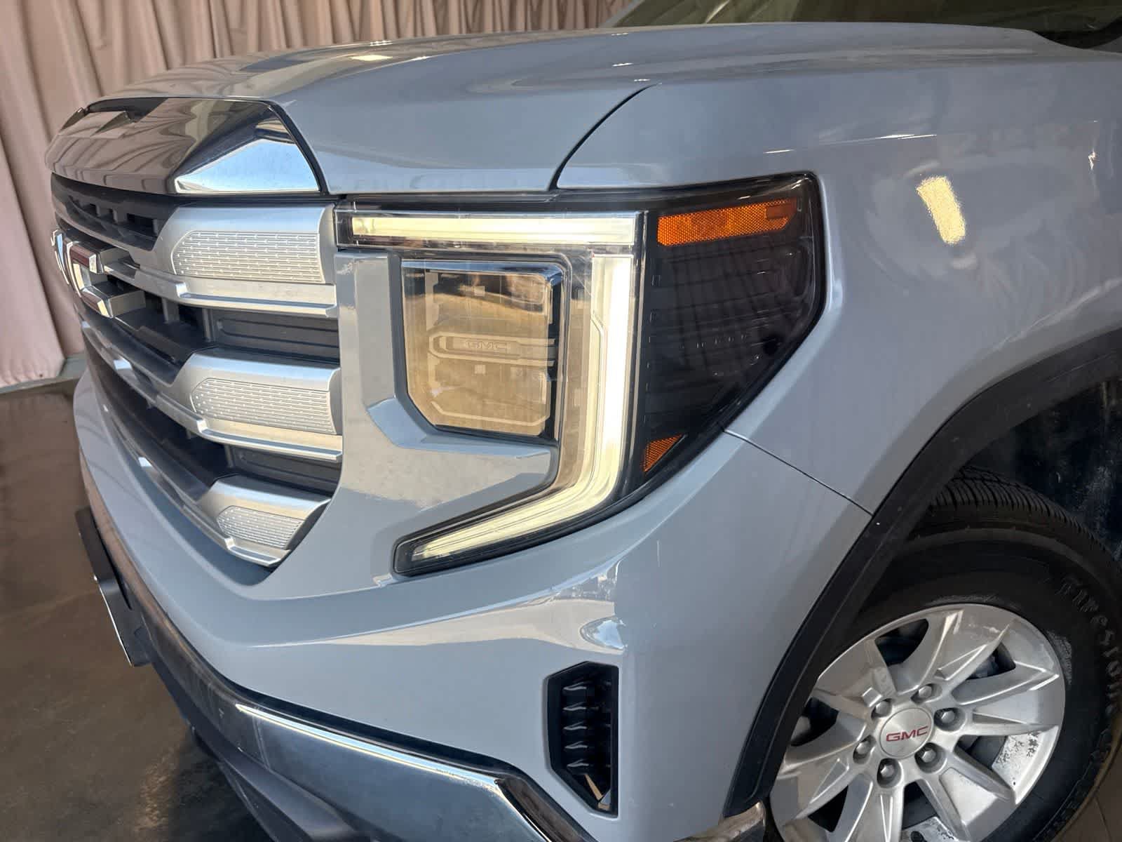 Used 2024 GMC Sierra 1500 SLE AWD/4WD image 9