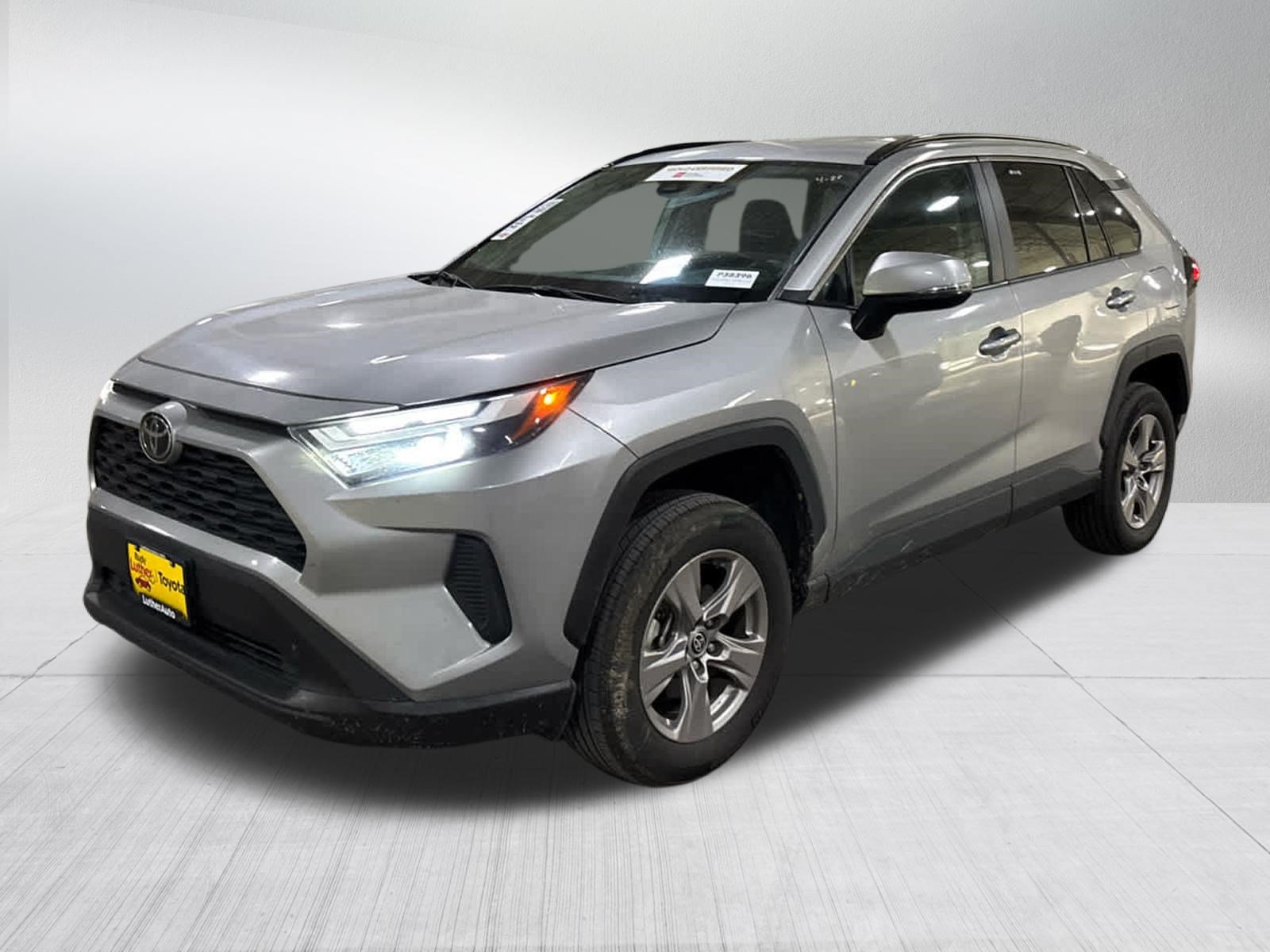 Used 2025 Toyota RAV4 XLE AWD/4WD image 3