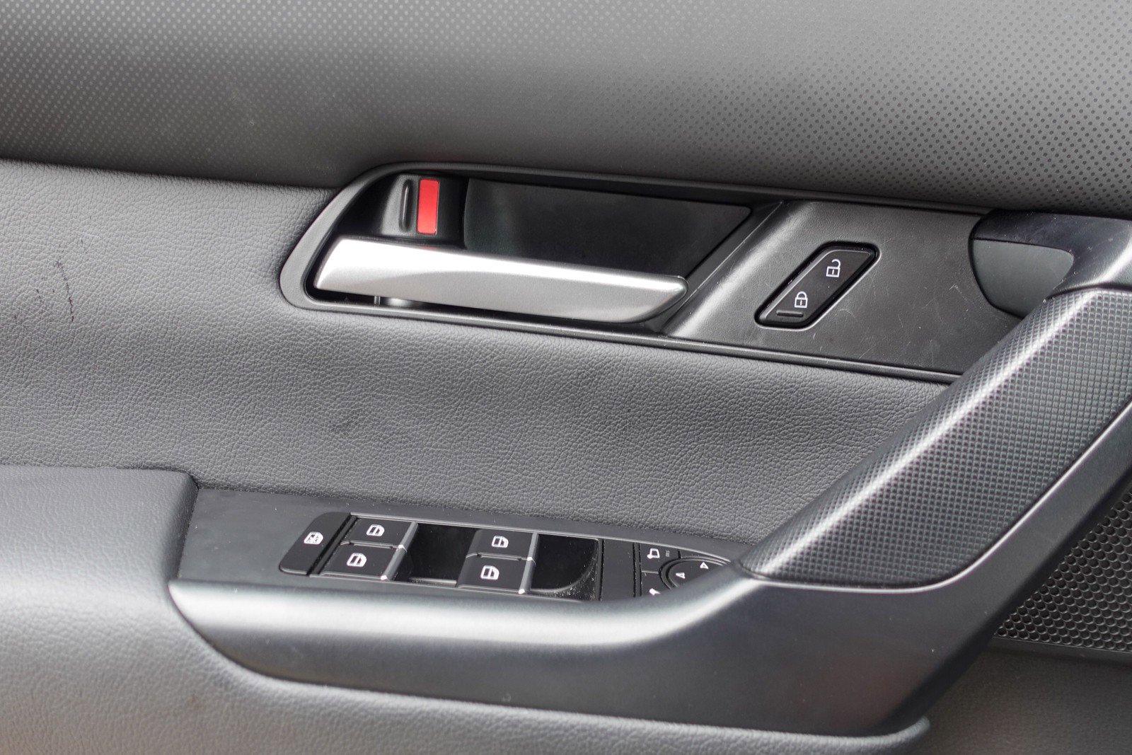 Certified 2025 MAZDA CX-50 2.5 Hybrid w/ Preferred Pkg image 11