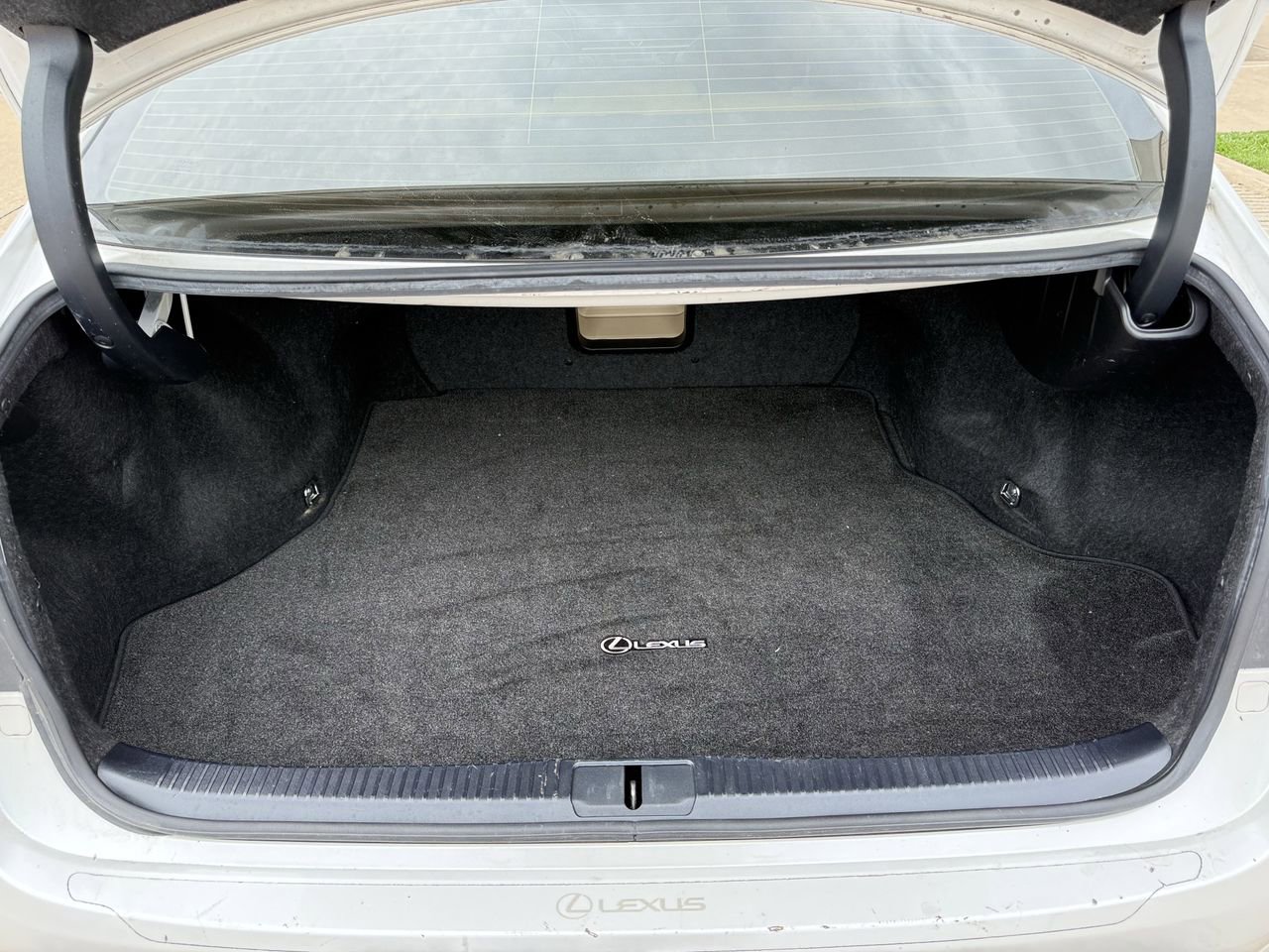 Used 2016 Lexus ES 350 w/ Luxury Package w/Wood Trim FWD image 30