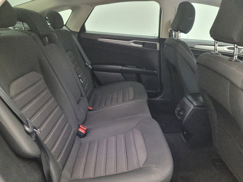 Used 2020 Ford Fusion SE image 19