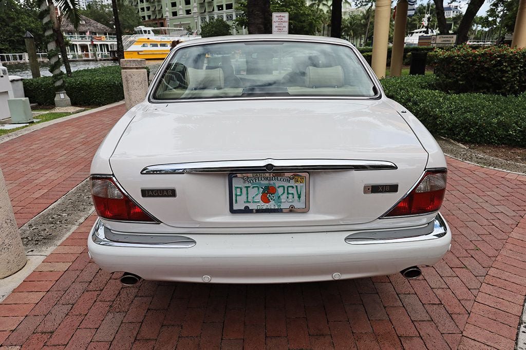 Used 2003 Jaguar XJ8 RWD image 21