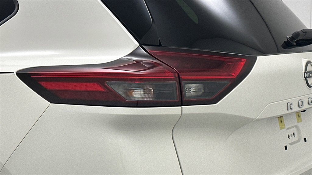 Certified 2023 Nissan Rogue Platinum w/ Platinum Premium Package image 22