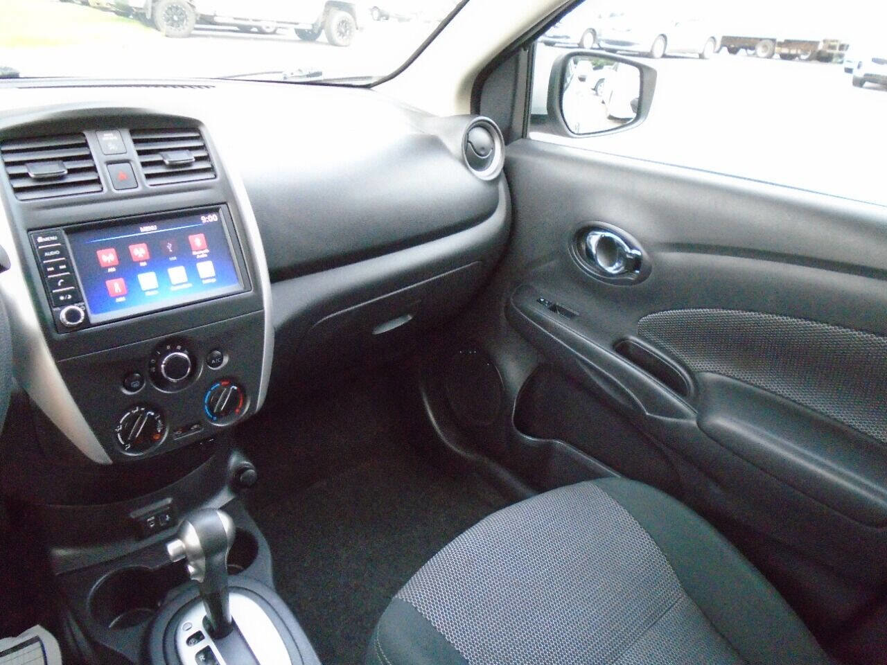 Used 2019 Nissan Versa SV image 11