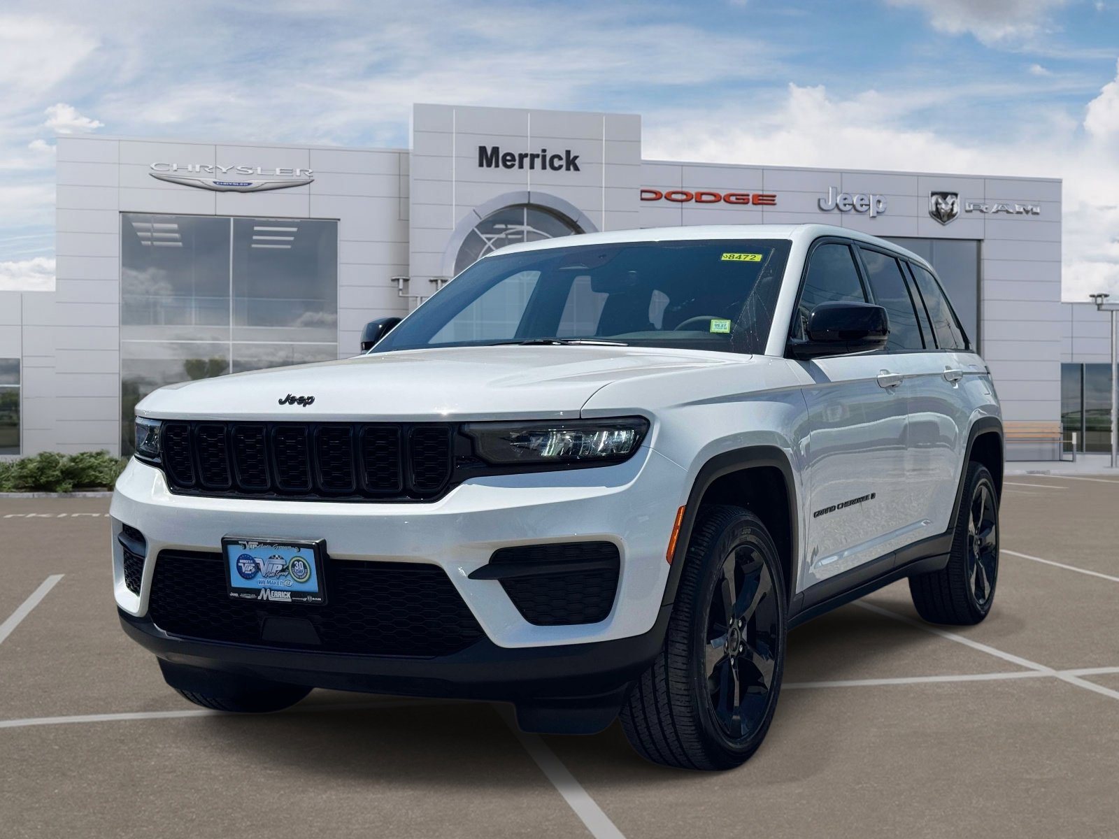 Certified 2024 Jeep Grand Cherokee Altitude AWD/4WD image 4