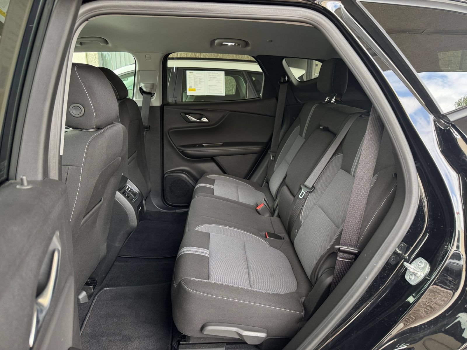 Used 2025 Chevrolet Blazer LT FWD image 27