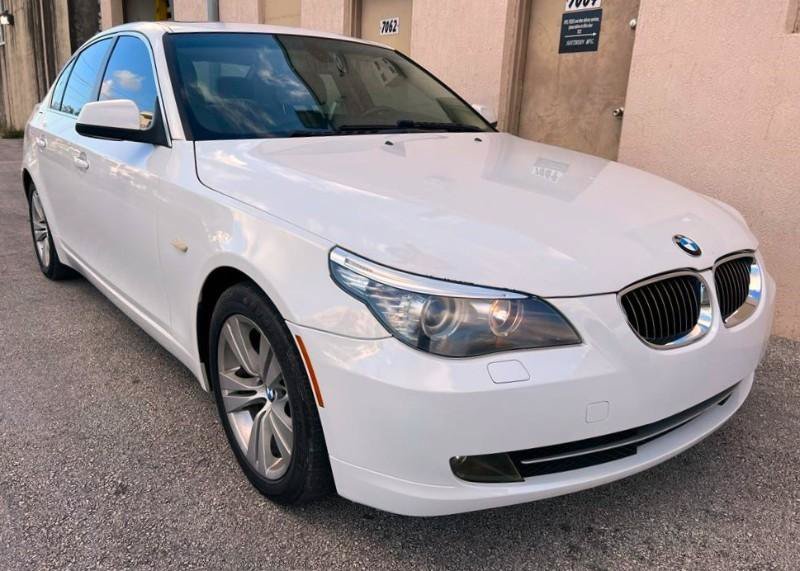 Used 2010 BMW 528i Sedan RWD image 9