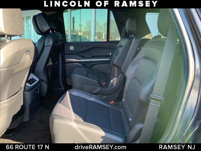 Used 2025 Lincoln Navigator Reserve w/ Jet Appearance Package image 22