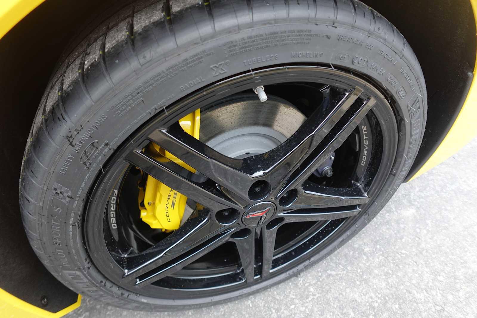 New 2026 Chevrolet Corvette Stingray Preferred Cpe w/ Z51 Performance Package RWD image 39