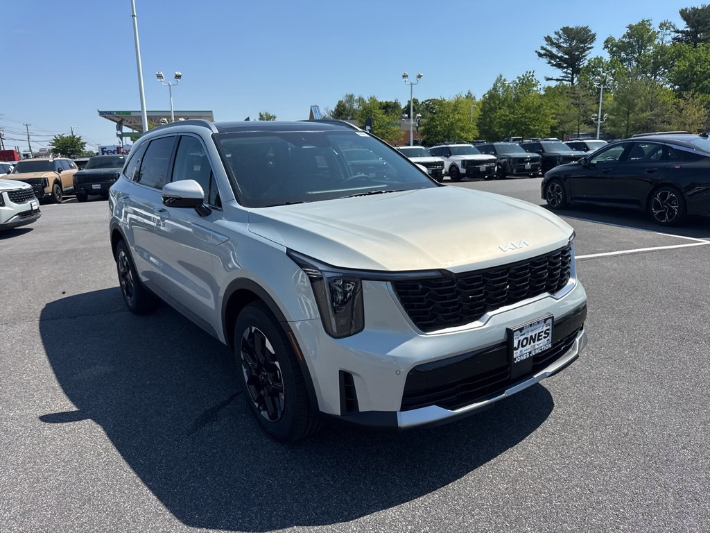 New 2026 Kia Sorento S w/ S Panoramic Sunroof Package FWD image 2