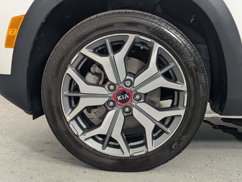Used 2021 Kia Seltos SX w/ SX Sunroof Package AWD/4WD image 9