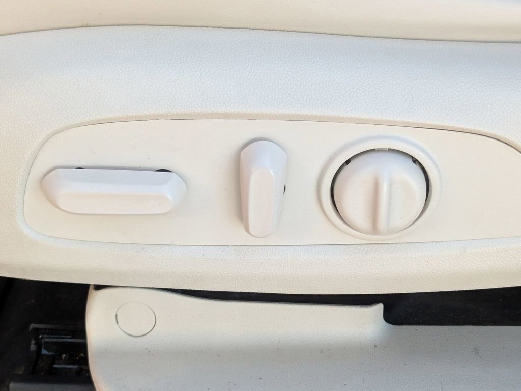 Used 2023 Buick Enclave Essence w/ Experience Buick Package image 16