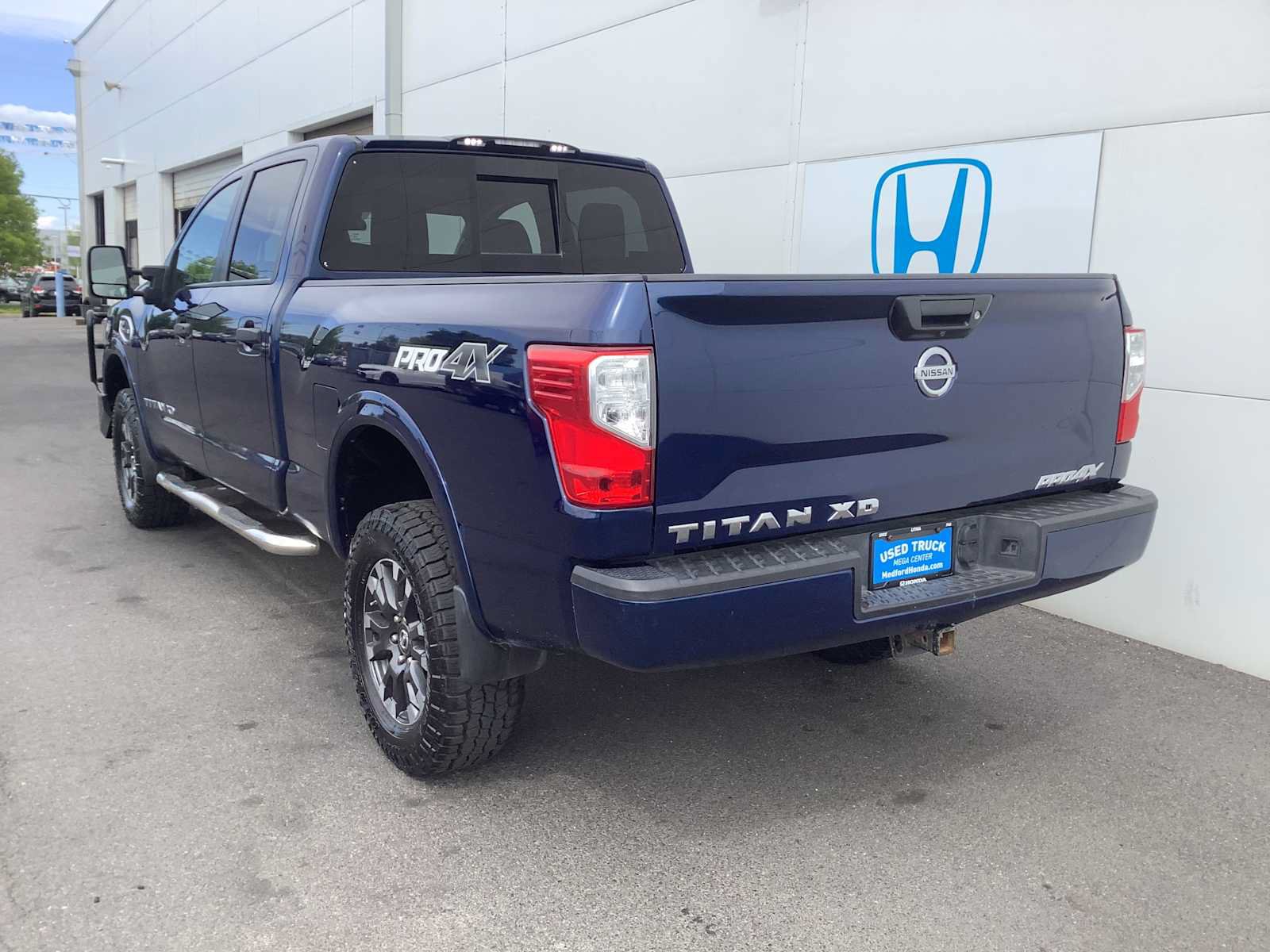 Used 2018 Nissan Titan PRO-4X AWD/4WD image 4