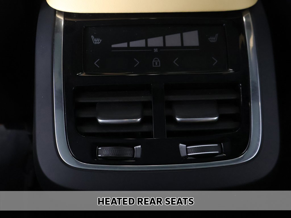 Used 2024 Volvo XC90 B6 Ultimate w/ Protection Package Premier image 10