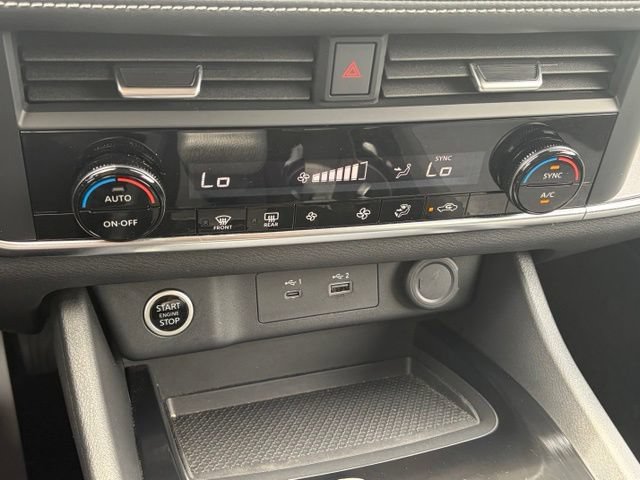 Used 2023 Nissan Rogue SV AWD/4WD image 21