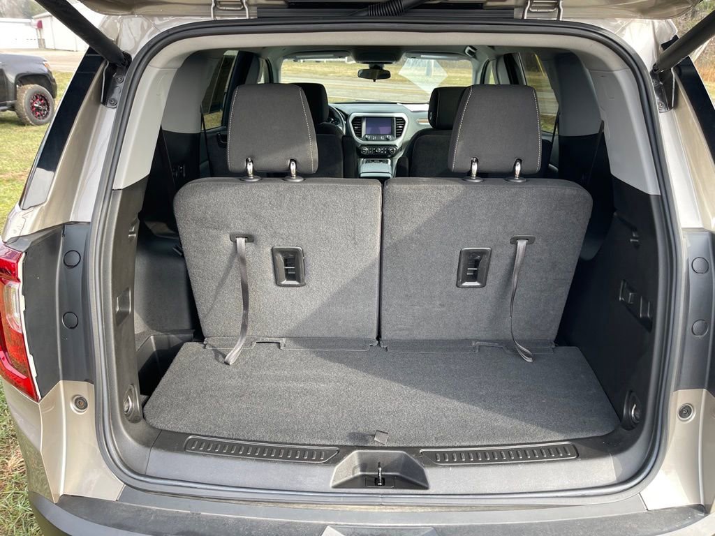 Used 2023 GMC Acadia SLE w/ Driver Convenience Package image 7