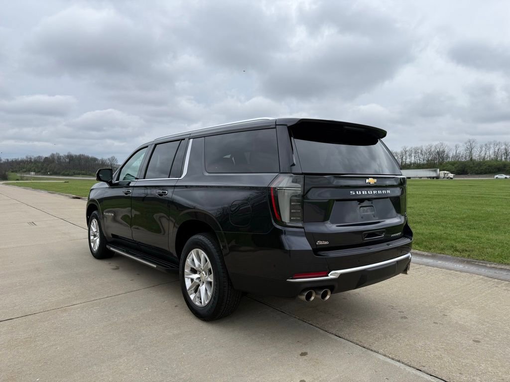 Used 2025 Chevrolet Suburban Premier image 9