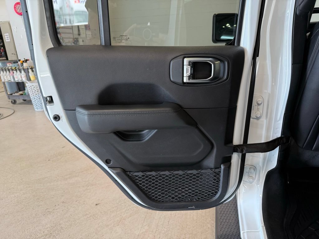 Used 2020 Jeep Wrangler Unlimited Sahara AWD/4WD image 26