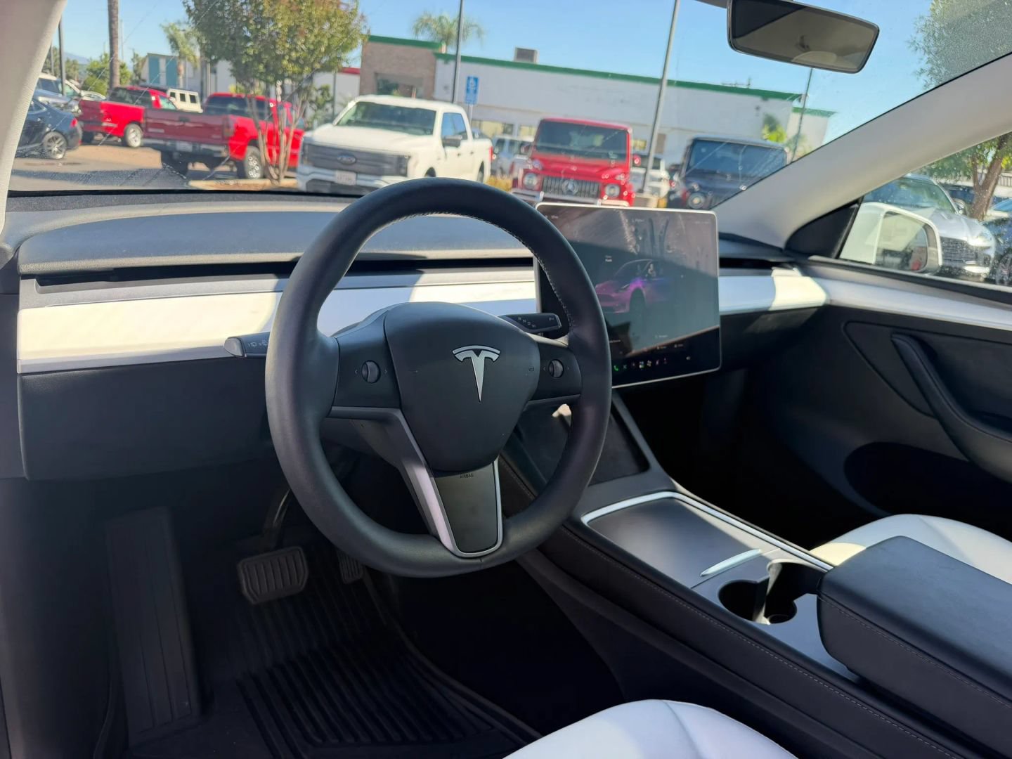 Used 2023 Tesla Model Y AWD image 14