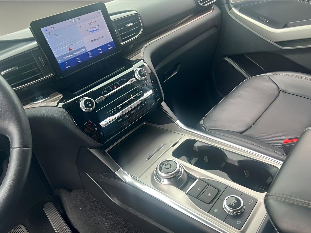 Used 2023 Ford Explorer Limited AWD/4WD image 16