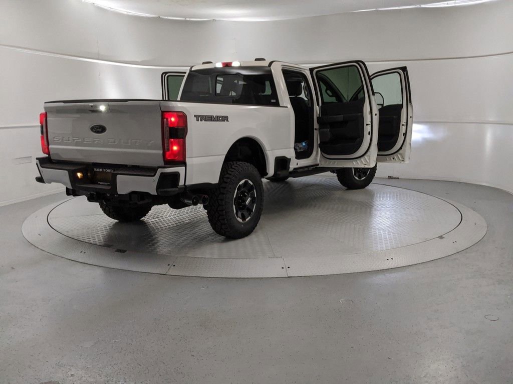 New 2025 Ford F250 Lariat w/ Lariat Ultimate Package image 9