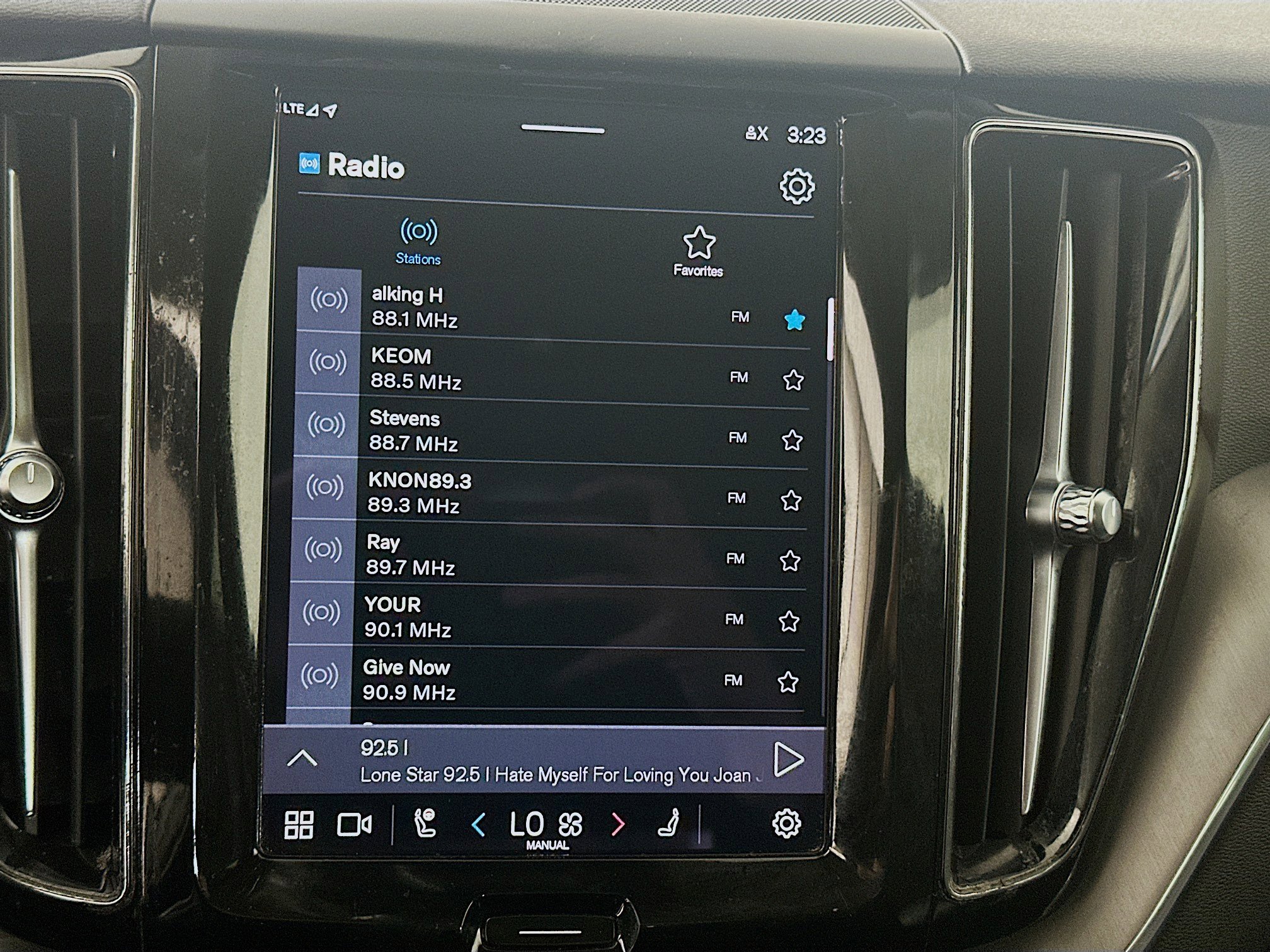 Used 2024 Volvo XC60 B5 Core w/ Climate Package image 21