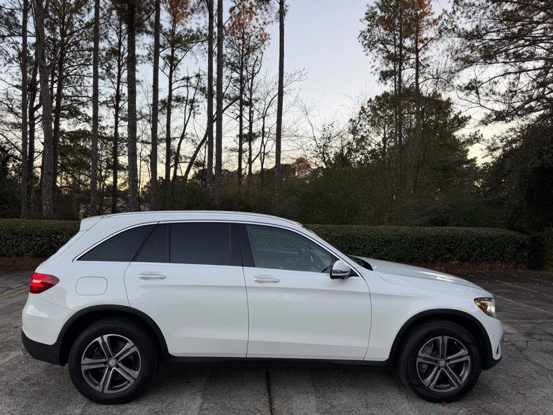 Used 2017 Mercedes-Benz GLC 300 4MATIC image 11